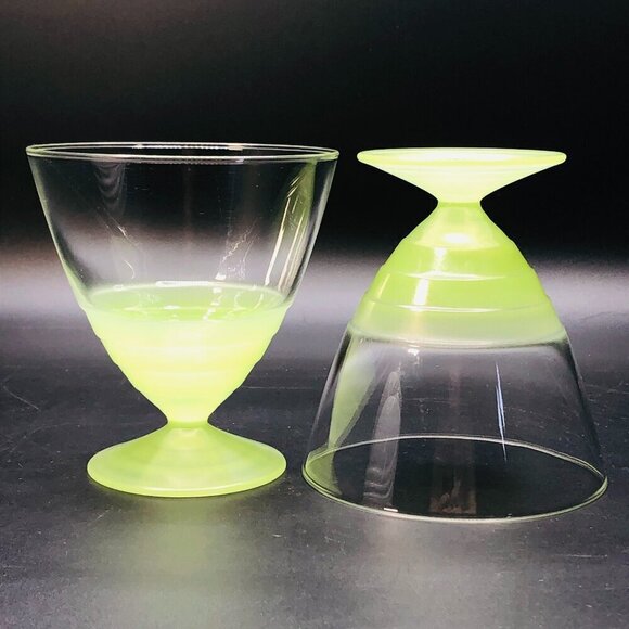 Art Deco Sherbet Custard Dessert Cup PAIR Vintage ARC FRANCE Citrus Green Glass - Picture 1 of 11